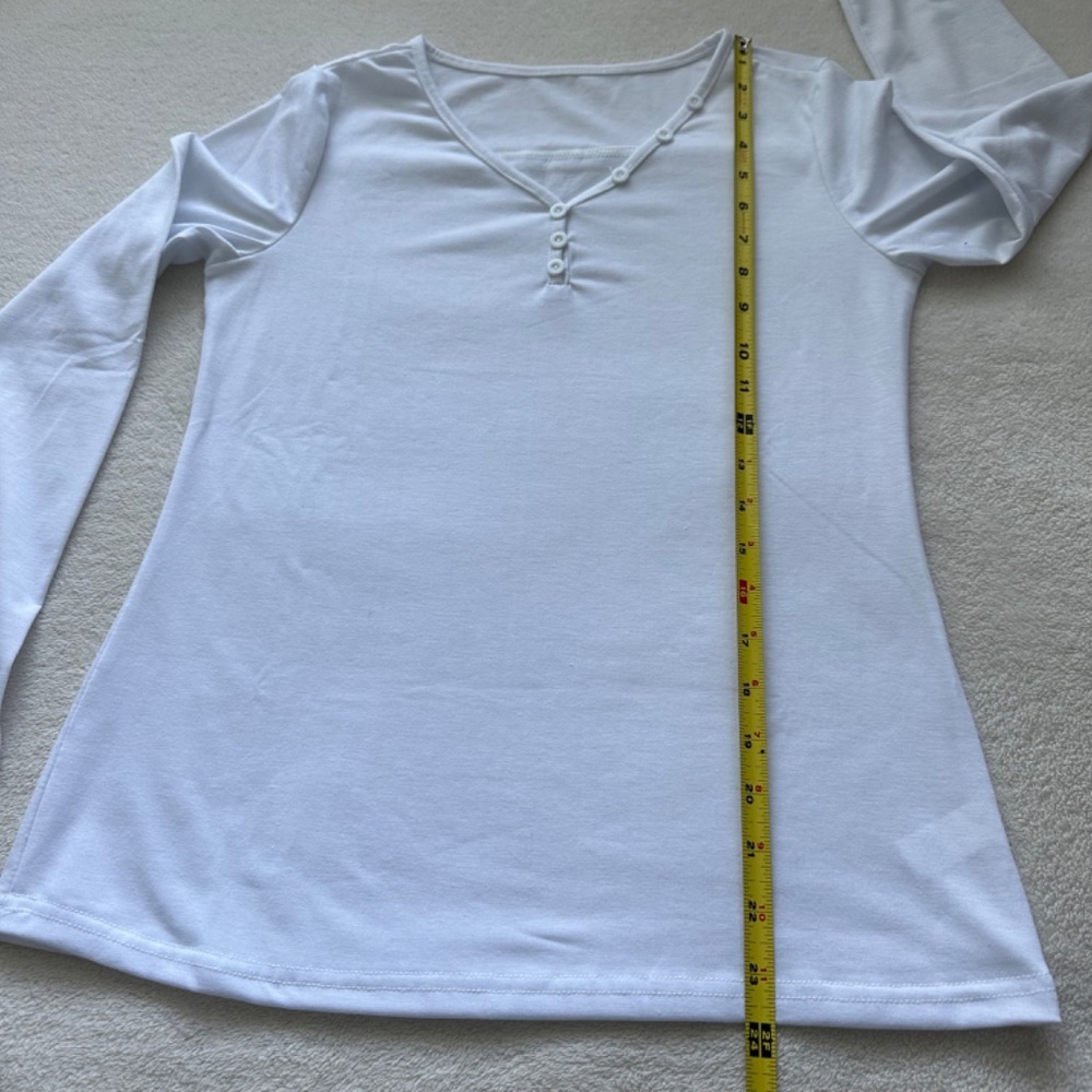 V-Neck Long-Sleeved T-Shirt | Women's S - Picture 11 of 12